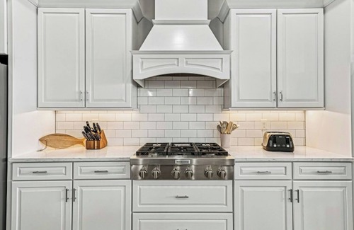 Crescent Beach Casa | Carolina Breeze- Oceanfront 8BR- Pool, Hot Tub