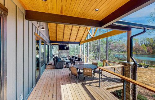 Mills River Casa | Carolina Cabin