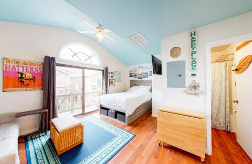 Hatteras Hotel | Carolina Lady