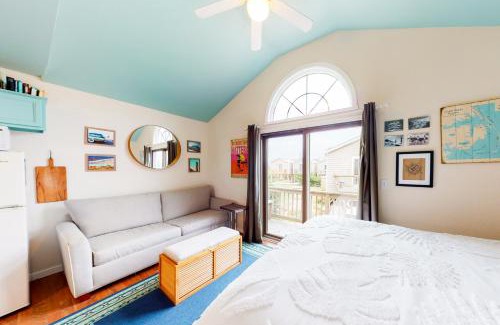 Hatteras Hotel | Carolina Lady