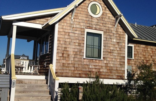 Bald Head Island Cabaña | Carolina Moonshine @ BHI !!Sparkle & Shine On @ BHI Marina