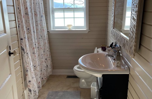 Dunlap Otro | Carolyn’s Acres Farm & Incredible Mountain Views