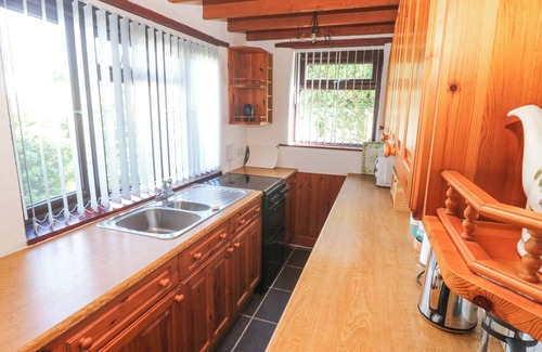 Praa Sands Cabaña | CAROLYNS COTTAGE, pet friendly, country holiday cottage in Praa Sands