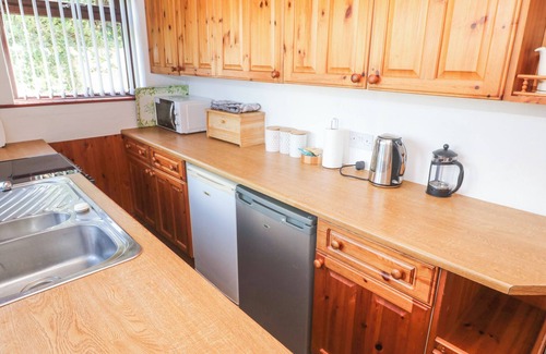 Praa Sands Cabaña | CAROLYNS COTTAGE, pet friendly, country holiday cottage in Praa Sands