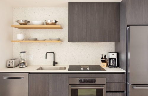 Travis Heights Condominio | Carousel by AvantStay | Brand New Condo in Austin w/ Amazing Amenities
