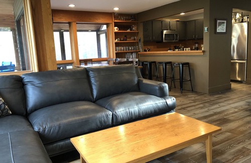 Carrabassett Valley Casa | Carrabassett Wheelhouse ~ Bicicleta de montaña inspirada frente al río Inicio