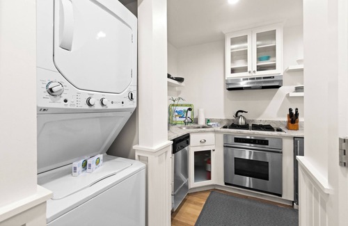Seaside Casa | Carriage House Next to Heated Pool. With Full Kitchen, Laundry, and 2 Full Baths