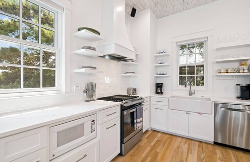 Rosemary Beach Casa | Carriage House w/Tesla Charger | Steps to Coquina Pool & Beach Access | 3 Bikes