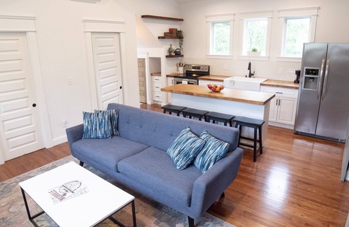 Rolling Acres Casa | Carriage House with 2 Queens in Trendy, Walkable East Nashville Neighborhood