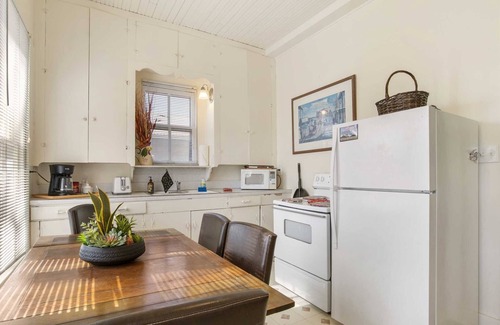 Bandera Casa | Carriage Inn - Medina Suite 1