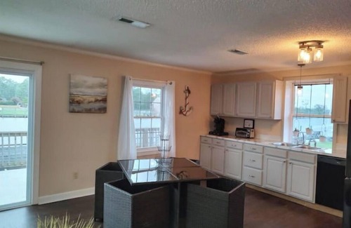 Coinjock Casa | Carrick Bend -Balcony View of ICW- Dog Friendly!
