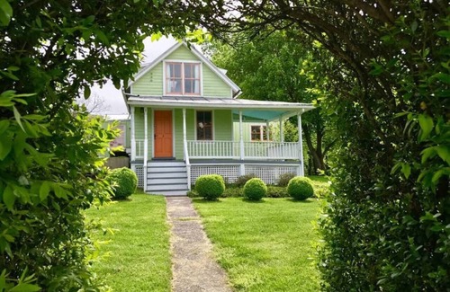 Harpers Ferry Cabaña | Carrot Top Cottage PLUS Carriage House
