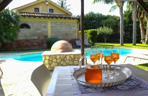 Cinisi Casa | Carta Fashion by Interhome