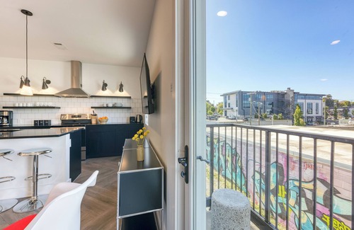 Historic Edgefield Apartamento | Carter #202 by AvantStay | 1BR + Balcony