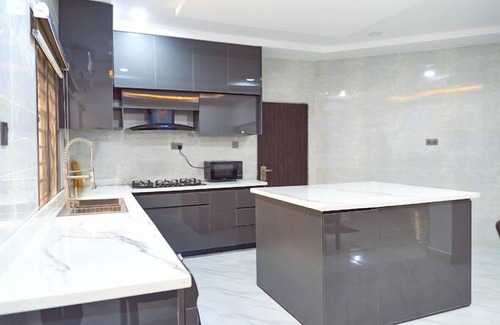 Ofin Apartamento | Carter's Luxury Apartment