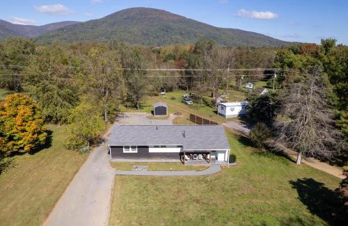 Nellysford Casa | Carters Cottage Near Wintergreen & Breweries