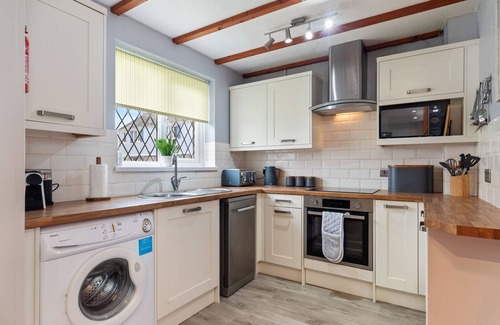 St. Florence Cabaña | Cartwright's Cottage - Pool, Sports Courts, Park
