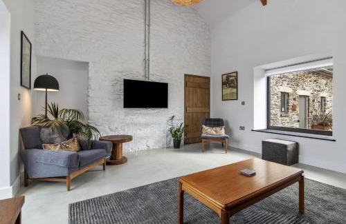 Carmarthen Casa | Cartws at Pentrecelyn - styilish barn conversion with large kitchen and outdoor space