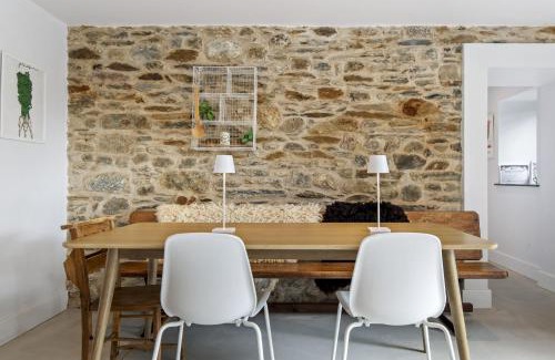 Carmarthen Casa | Cartws at Pentrecelyn - styilish barn conversion with large kitchen and outdoor space