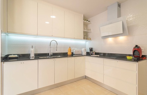 Ariany Casa | CAS PADRI PEP - Encantadora casa de pueblo con piscina privada elevada. Wifi gratis.