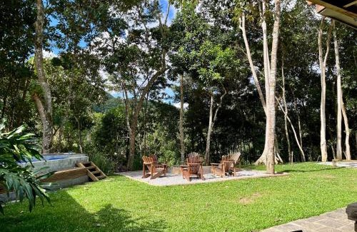 Teresopolis Casa | Casa 13 Floresta Boa Vista - Casa Espetacular com 6 Quartos e Arquitetura Única