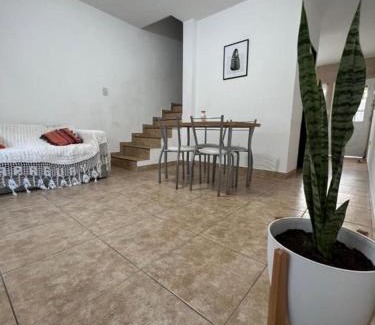 Lanus Casa | Casa 4 ambientes en Lanus Centro con patio