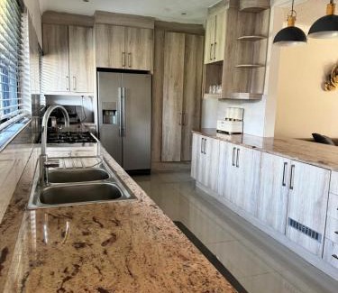Harare Apartamento | Casa 4 Bedroom house with Solar and Borehole water
