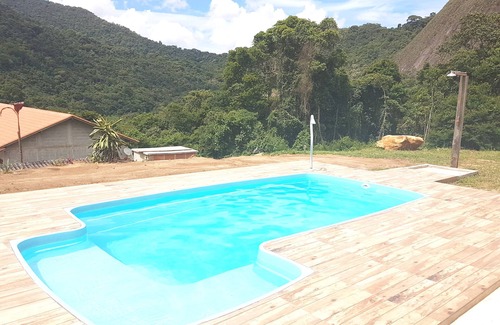 Prata Casa | Casa 5 Suítes, Piscina e Churrasqueira Privativas em Teresópolis