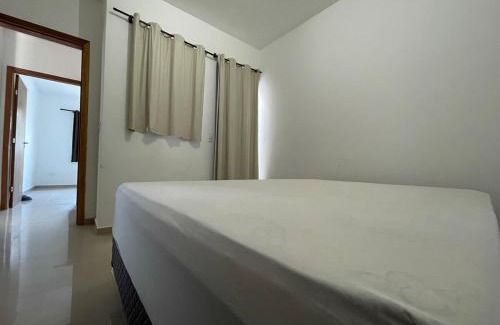Praia de Leste Casa | Casa a 150m da praia com piscina e churrasqueira