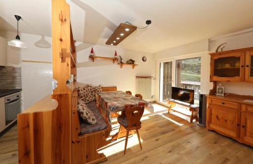 Tesero Apartamento | Casa a piè di pista