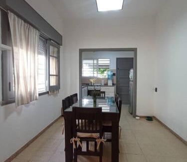 Zarate Casa | Casa a pocas cuadras del centro
