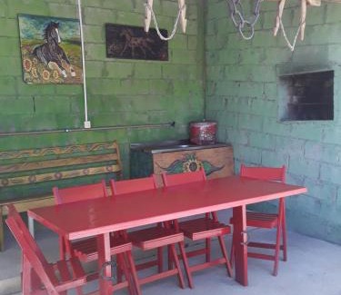 Piratuba Casa | Casa aconchegante em estilo rústico