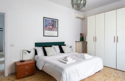 Pigneto Apartamento | Casa Adele Lovely Mid-century Apartment, Rome