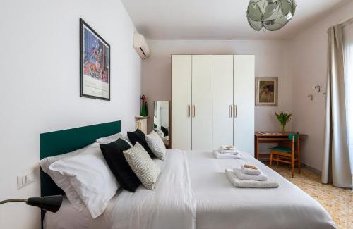 Pigneto Apartamento | Casa Adele Lovely Mid-century Apartment, Rome
