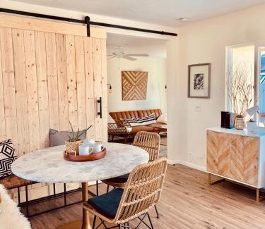 Joshua Tree Casa | Casa Agave: Comfy Joshua Tree Cottage With Free Breakfast Bar