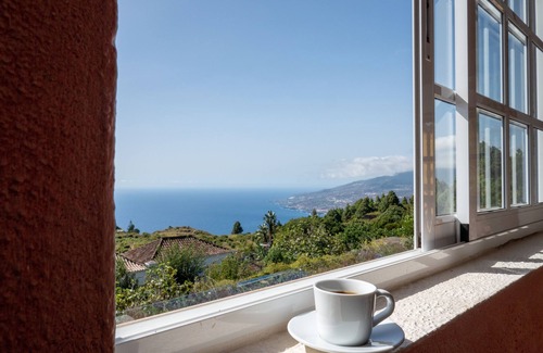 Puntallana Cabaña | CASA ALBA, casa rústica en la colina con piscina-spa climatizada y vistas al mar