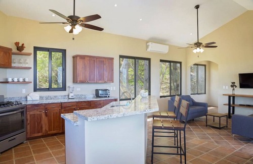 Rancho Santana Apartamento | Casa Alegre, gorgeous villa in Rancho Santana!