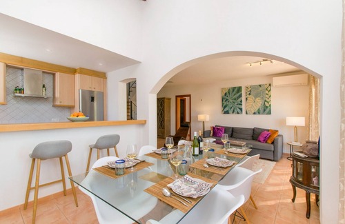 Cala Romantica Chalet De Esquí | Casa Alegria 4+2 Casa a 350m de Cala Romantica para 4+2 personas