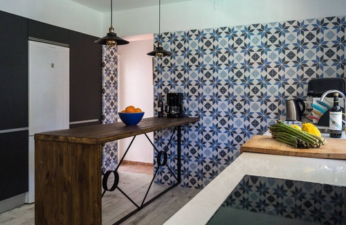 Cabo Roche Villa | Casa Almadraba. Cortijo, patio, playa (200 m)