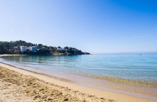 Almadraba-Canyelles Casa | CASA ALMADRAVA - Casa en situación privilegiada en la playa de Almadrava (Roses). Acceso privado a la playa. - ES-228-113