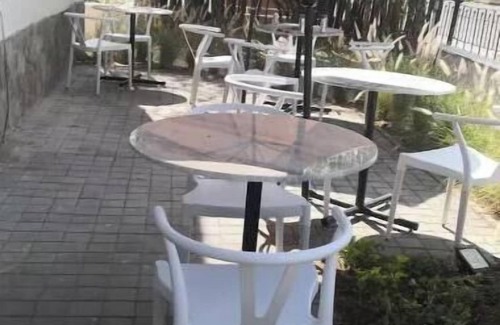 Zona Minerva Casa | Casa Almera - Colonia Americana - 8 BR 8.5 bath AC
