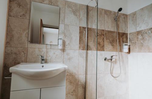 Polovragi Casa | CASA ALMI