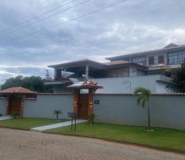 Brava Casa | Casa alto padrão a 100 metros da praia brava