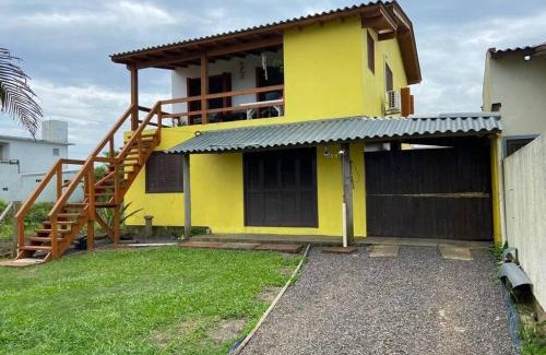 Arroio do Sal Casa | Casa Amarela a Beira Mar entre Arroio do Sal e Torres