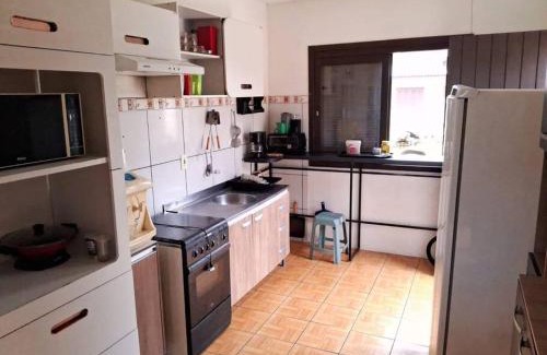 Arroio do Sal Casa | Casa Amarela a Beira Mar entre Arroio do Sal e Torres