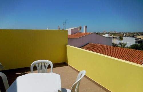 Pera Casa | Casa Amarela by Umbral
