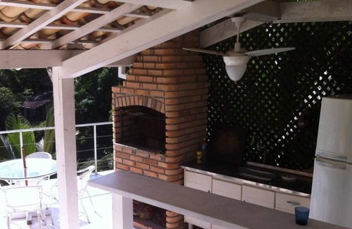 Pereque Casa | Casa Amarela com Vista Inesquecivel