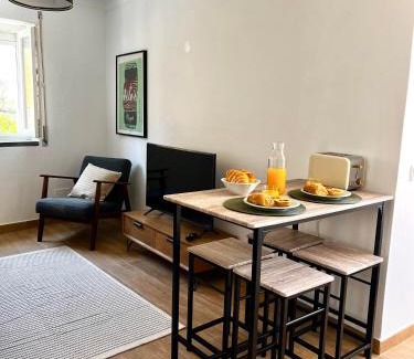 Almocageme Apartamento | Casa Amarela