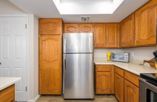 Paradise Valley Village Condominio | CASA AMARILLO - Anasazi Village - Updated Top Floor Unit
