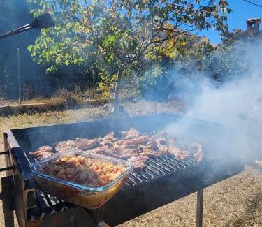 Prades Casa | Casa amb jardí i llar de foc